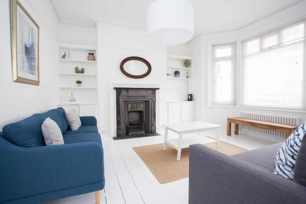 Elegant York House - On A Beach Road, Sleeps 12, With Sea Views ワージング エクステリア 写真