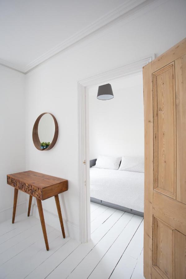 Elegant York House - On A Beach Road, Sleeps 12, With Sea Views ワージング エクステリア 写真